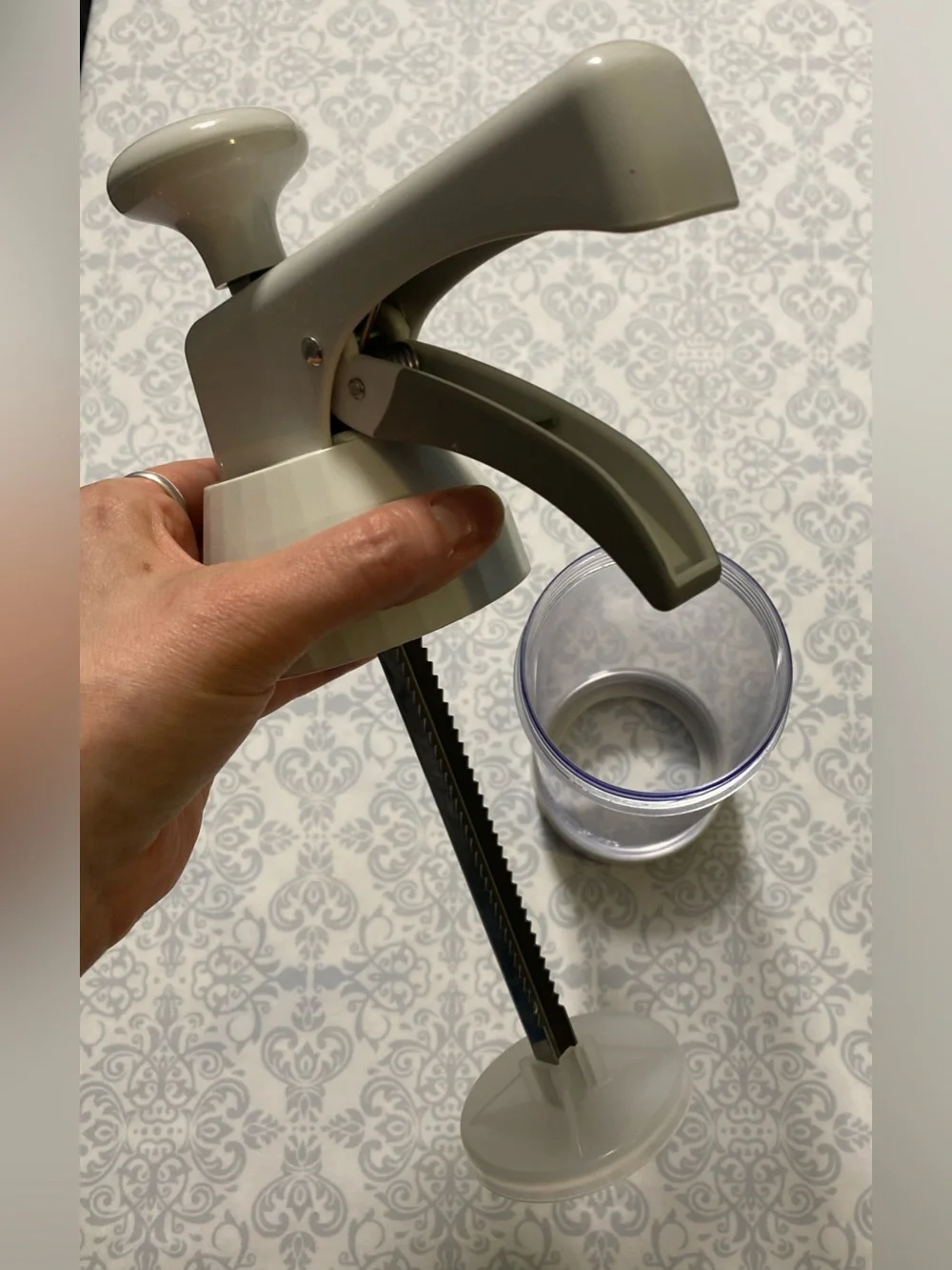 The Pampered Chef Cookie Press with Interchangeable Discs